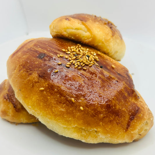 YEŞİL ZEYTİNLİ AÇMA グリーンオリーブ入り BREAD WITH GREEN OLIVE