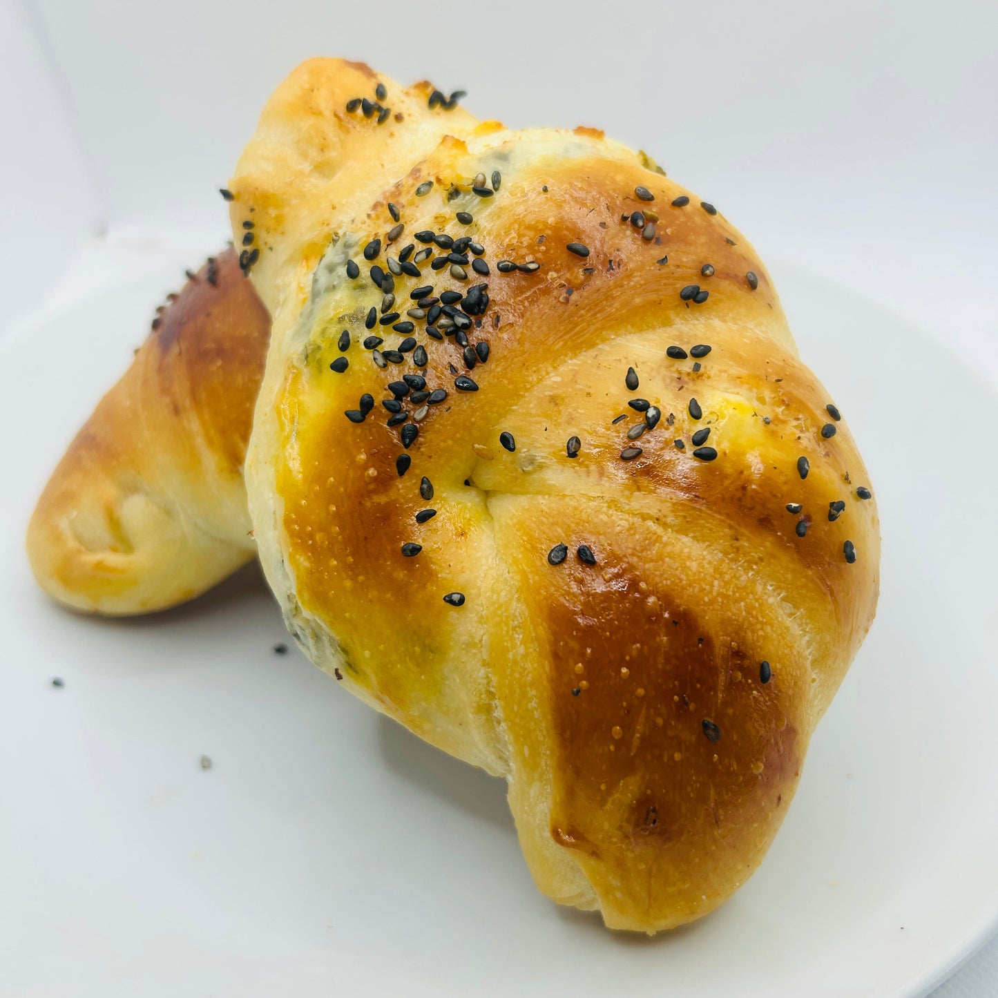 PEYNİRLİ AÇMA フェタチーズとパセリ入り BREAD WITH WHITE CHEESE AND PARSLEY